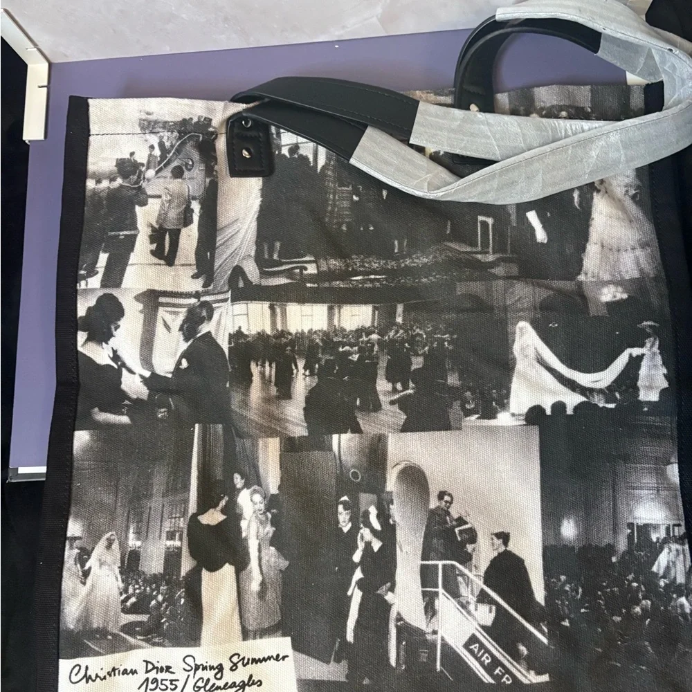 Dior Black and White Graphic Tote Bag - Picture 4 of 5